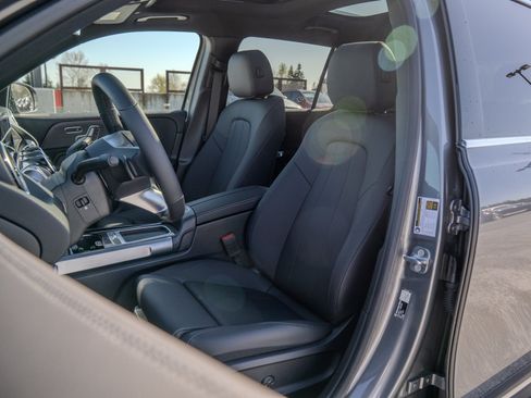 Certified 2026 Mercedes-Benz GLB 250 4MATIC image 17