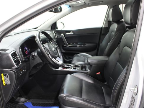 Used 2021 Kia Sportage EX w/ EX Technology Package FWD image 3