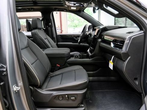 Used 2026 GMC Yukon Elevation w/ Elevation Premium Package AWD/4WD image 66