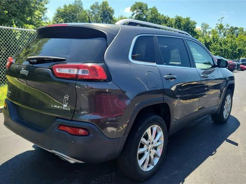 Used 2016 Jeep Cherokee Limited w/ Technology Group AWD/4WD image 2