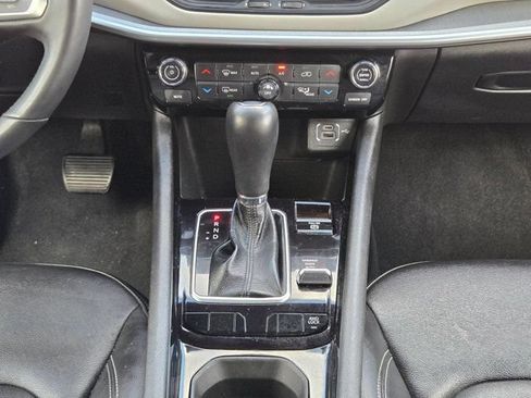 Used 2025 Jeep Compass Limited AWD/4WD image 17
