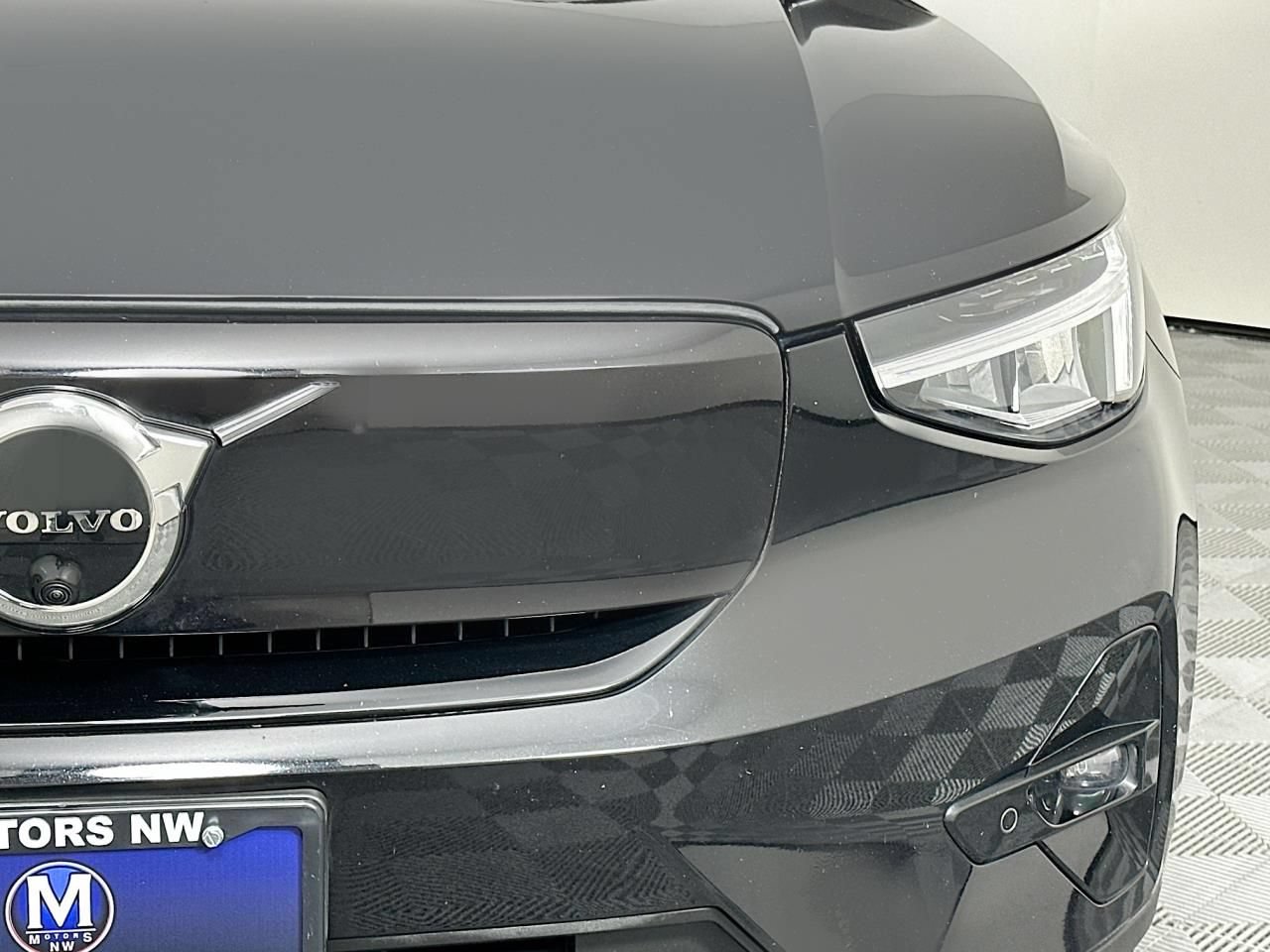 Used 2023 Volvo XC40 Recharge Plus AWD/4WD image 4
