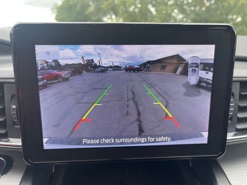 Used 2020 Ford Explorer XLT w/ Equipment Group 202A AWD/4WD image 6