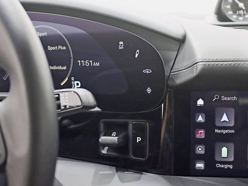 Used 2024 Porsche Taycan 4S image 17