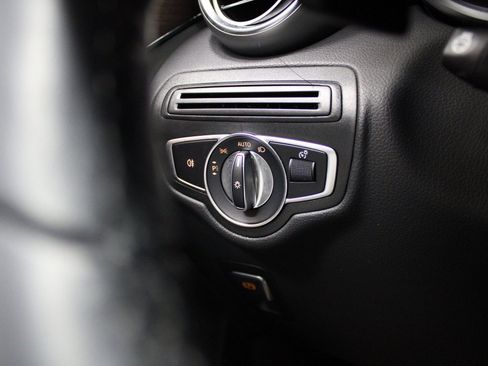 Used 2022 Mercedes-Benz GLC 300 4MATIC w/ Driver Assistance Package image 34