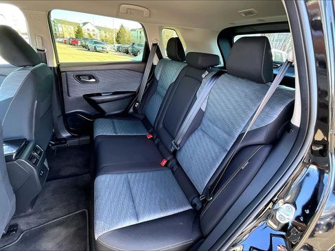 Used 2023 Nissan Rogue SV image 24