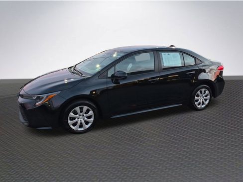 Used 2026 Toyota Corolla LE image 2