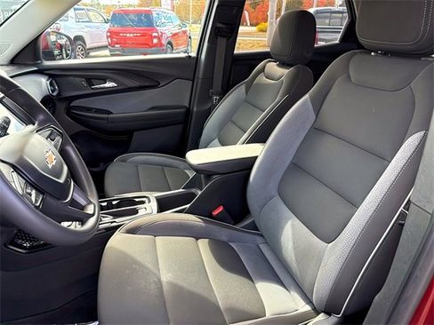 Used 2023 Chevrolet TrailBlazer LT image 15