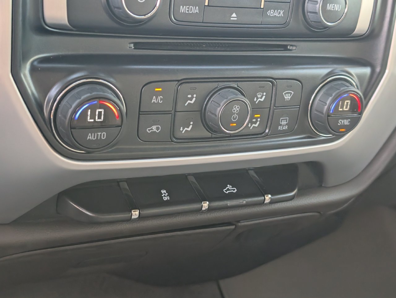 Used 2015 GMC Sierra 1500 SLE w/ SLE Value Package RWD image 17