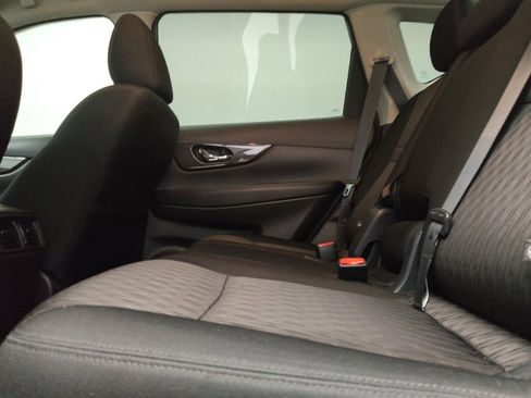 Used 2018 Nissan Rogue S FWD image 18