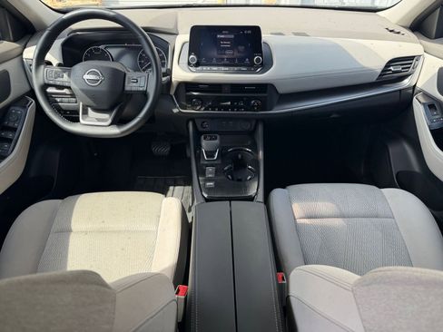Used 2025 Nissan Rogue SV FWD image 43