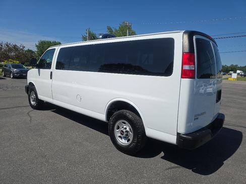 Used 2023 GMC Savana 3500 LS RWD image 8