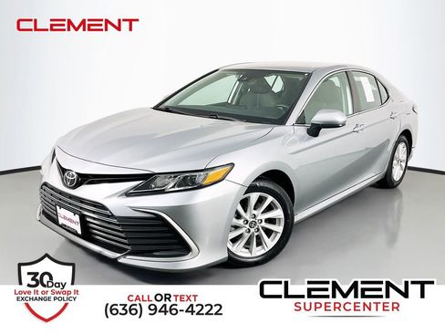 Used 2022 Toyota Camry LE FWD image 1