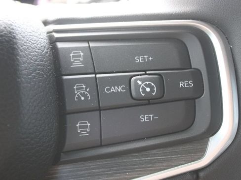 Used 2024 Jeep Wagoneer Series II AWD/4WD image 43