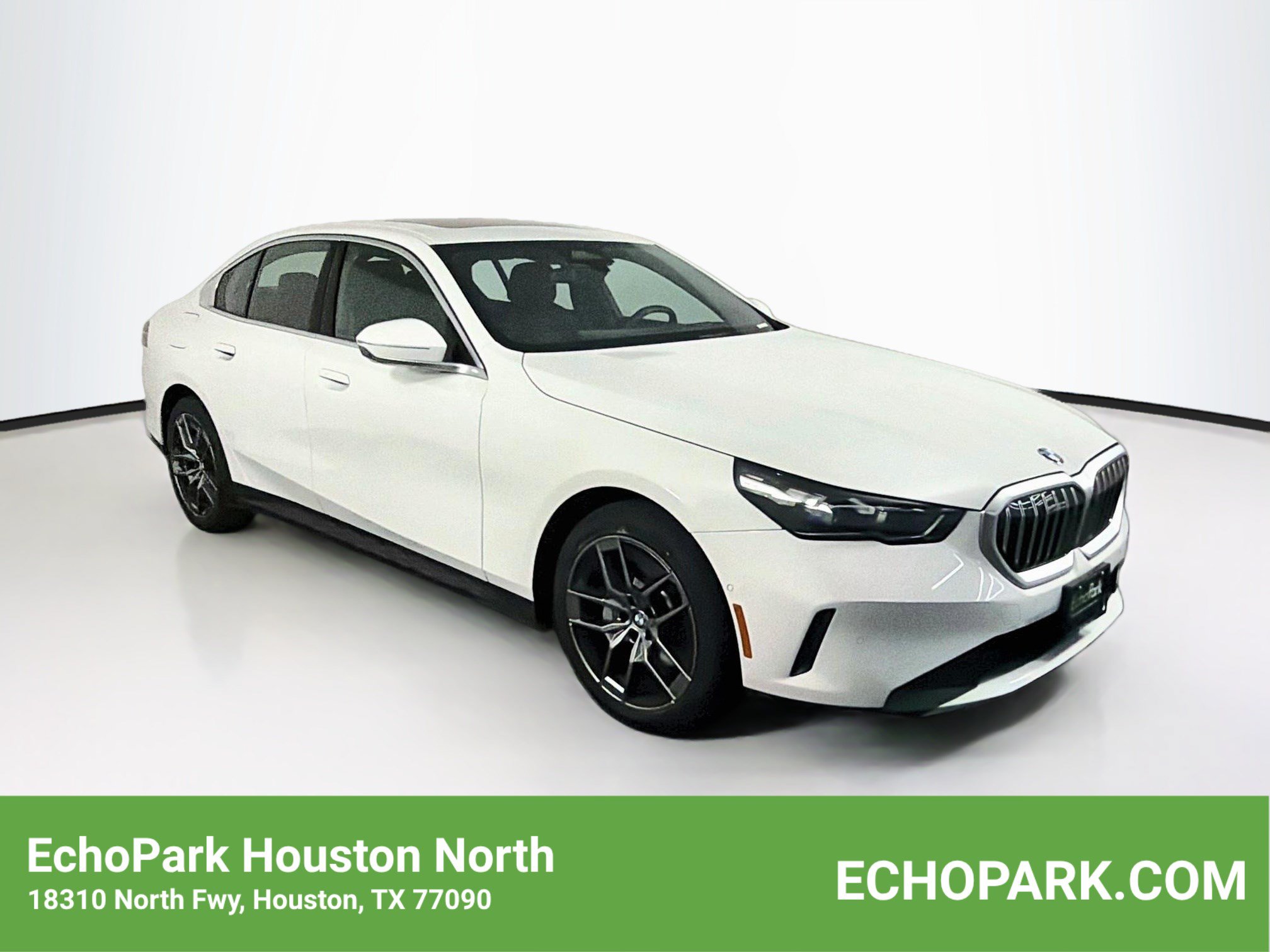 Used 2026 BMW 530i RWD image 1