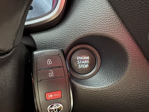 Certified 2025 Toyota Corolla Cross XLE image 27