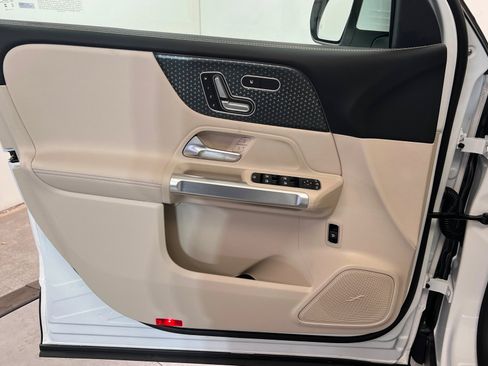 New 2026 Mercedes-Benz GLB 250 4MATIC image 14