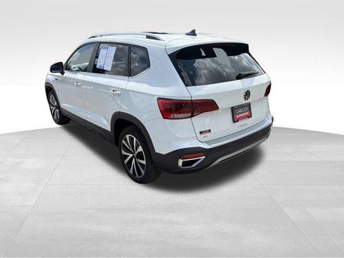 Used 2023 Volkswagen Taos SE FWD image 5