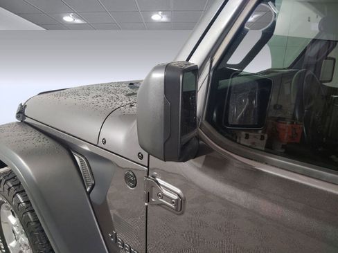 Used 2021 Jeep Wrangler Freedom Edition image 19