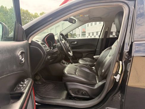 Used 2018 Jeep Compass Trailhawk w/ Leather Interior Group AWD/4WD image 11