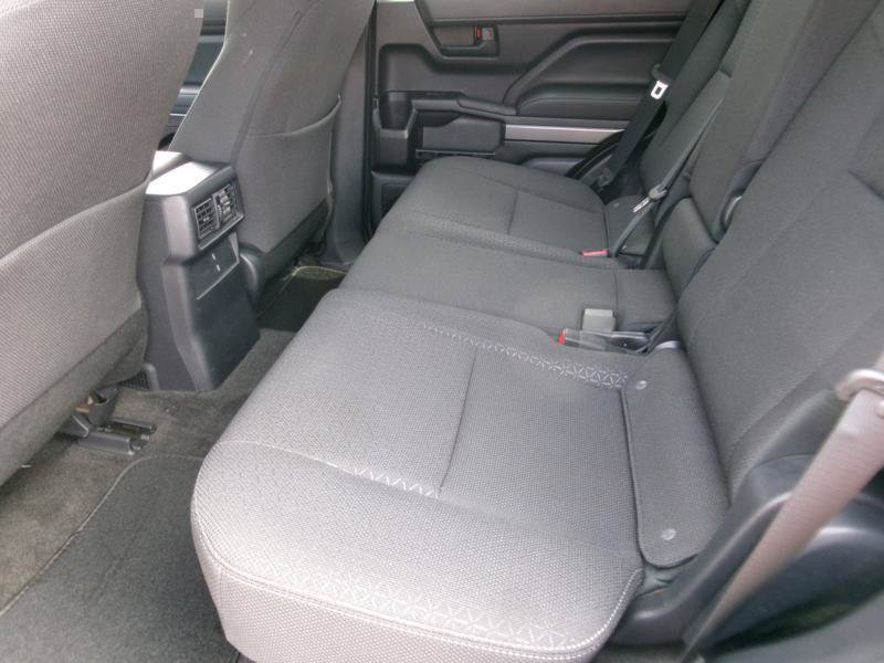 Used 2025 Toyota 4Runner SR5 AWD/4WD image 15