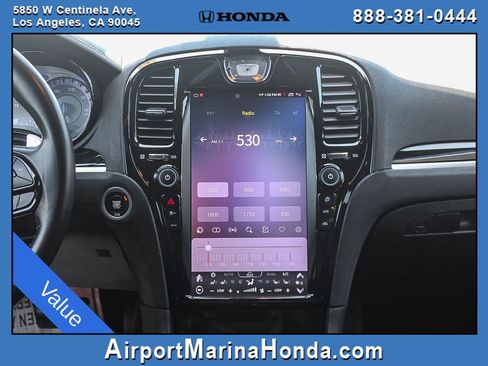 Used 2018 Chrysler 300 S RWD image 18