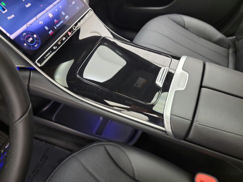 Certified 2025 Mercedes-Benz EQE 350+ SUV image 9