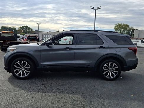 Used 2022 Ford Explorer ST-Line w/ Class IV Trailer Tow Package image 7