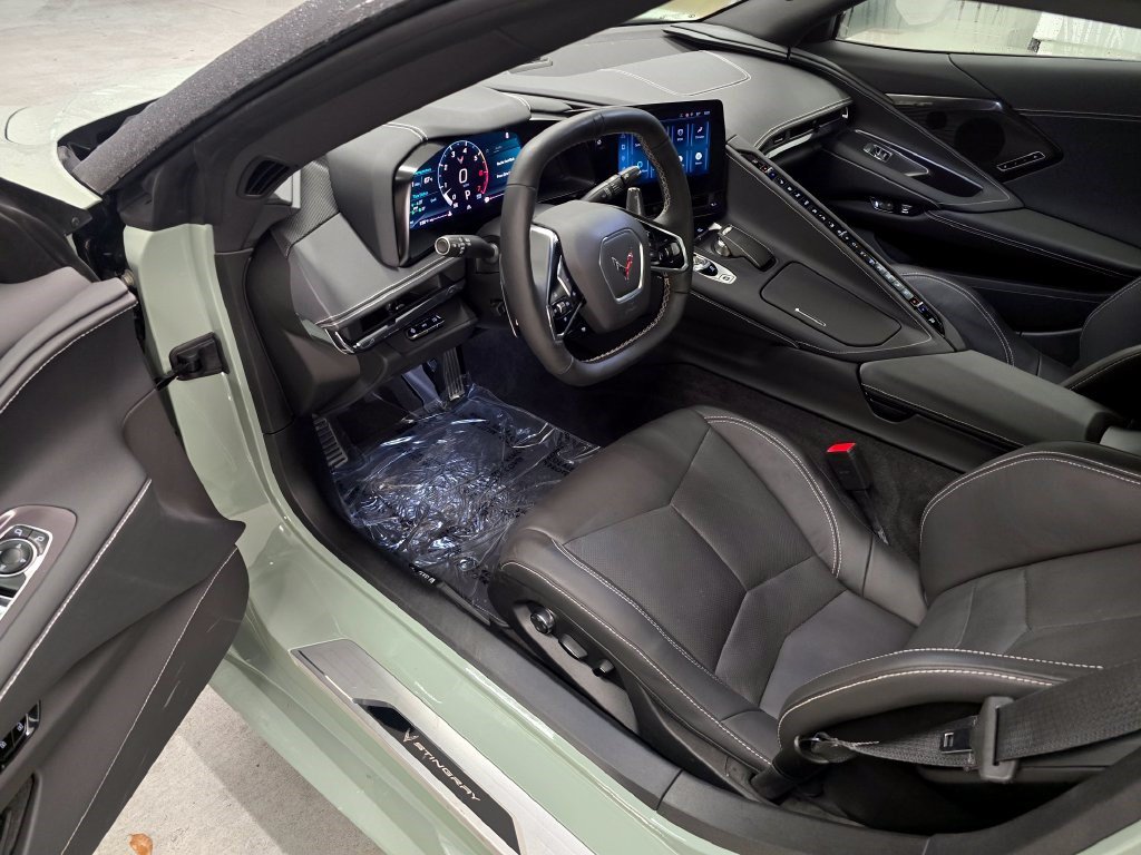 Used 2024 Chevrolet Corvette Stingray Preferred Conv w/ Stealth Interior Trim Package RWD image 20