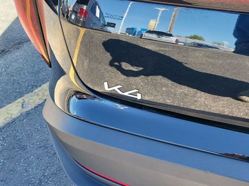 Used 2025 Kia K4 FWD image 8