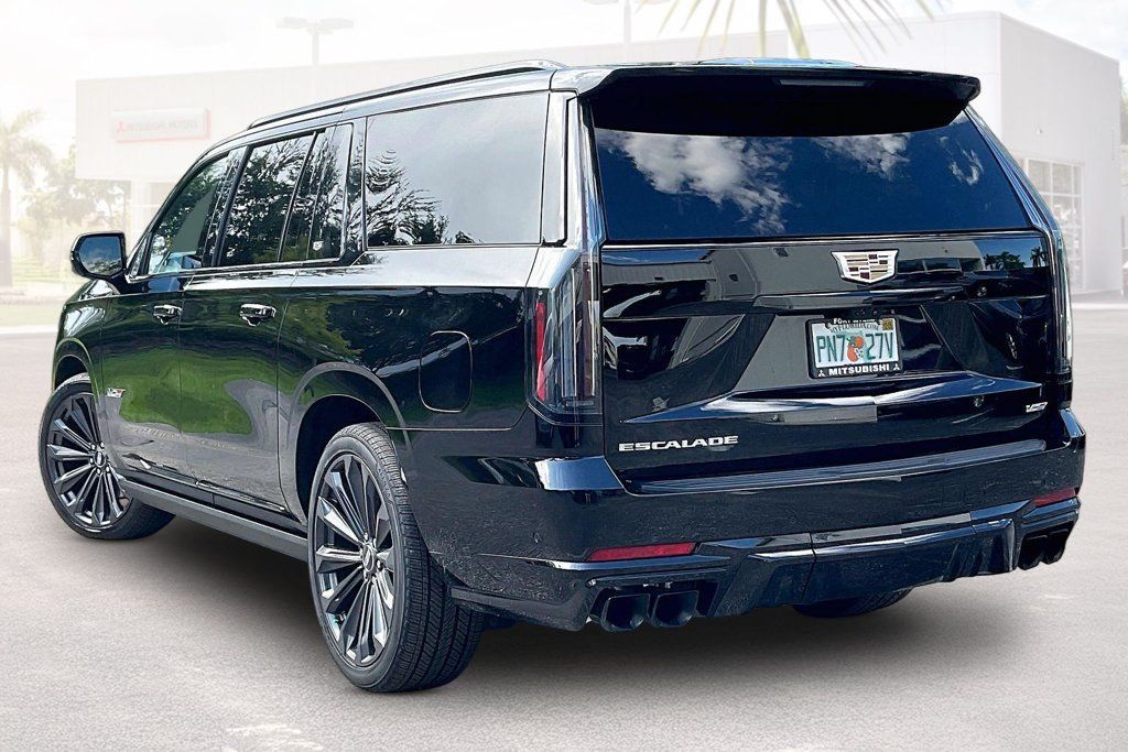 Used 2026 Cadillac Escalade ESV V AWD/4WD image 31