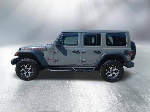 Used 2022 Jeep Wrangler Unlimited Rubicon w/ Cold Weather Group AWD/4WD image 2