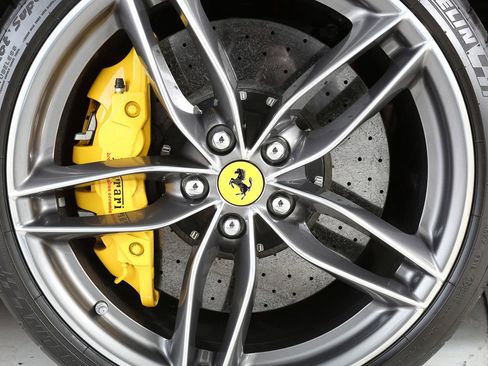 Used 2019 Ferrari 488 Spider Base image 11