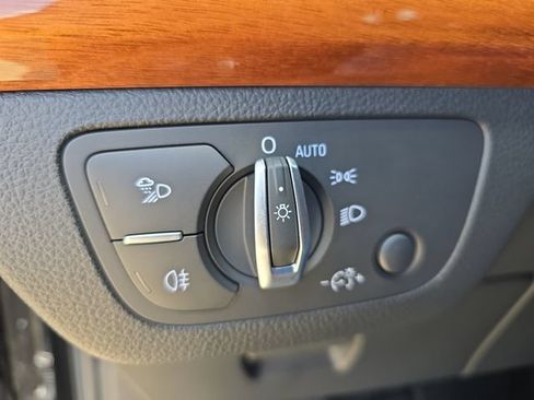 Used 2023 Audi Q5 e Premium w/ Convenience Package AWD/4WD image 28