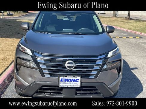 Used 2024 Nissan Rogue SV image 9