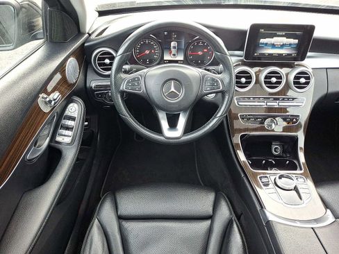 Used 2018 Mercedes-Benz C 300 4MATIC Sedan image 11