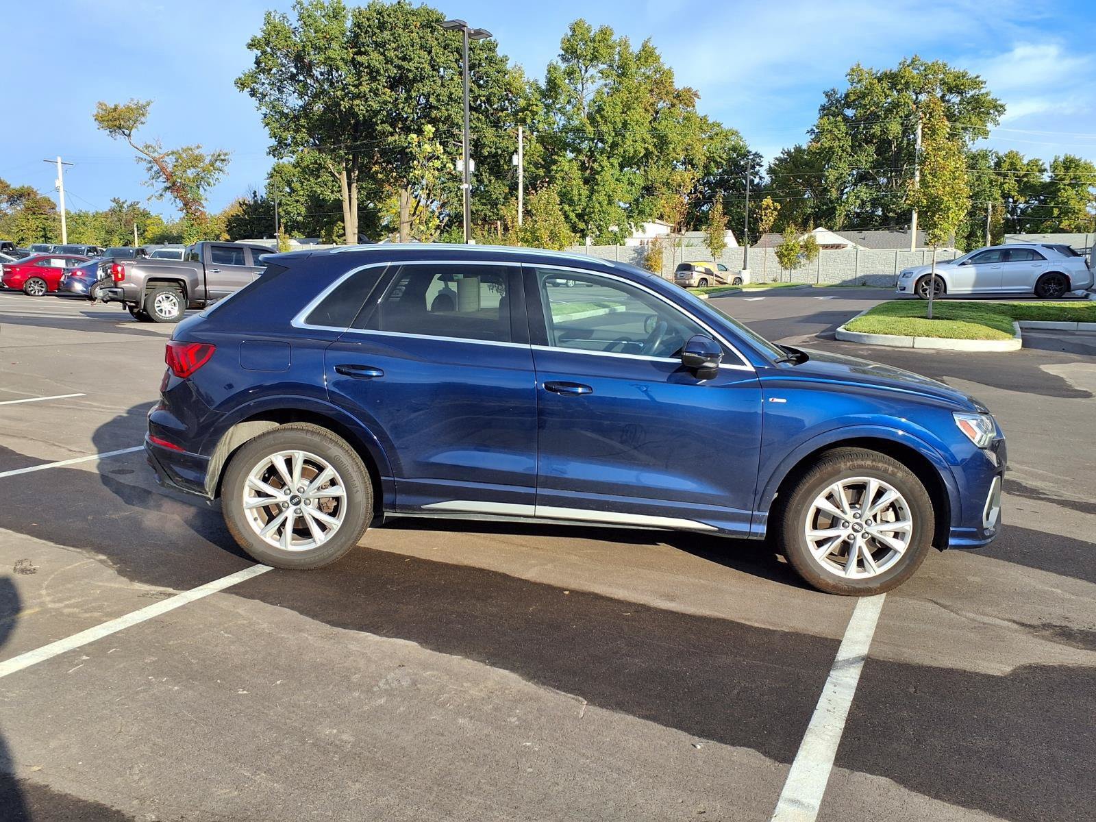 Used 2021 Audi Q3 2.0T Premium Plus AWD/4WD image 2