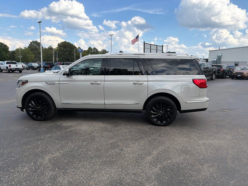 Used 2021 Lincoln Navigator L Reserve AWD/4WD image 6
