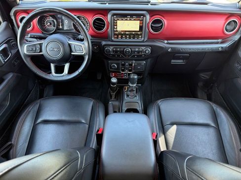 Used 2022 Jeep Wrangler Unlimited Rubicon w/ Cold Weather Group AWD/4WD image 4
