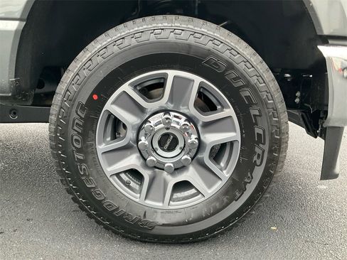 New 2026 Ford F250 Lariat w/ FX4 Off-Road Package image 10