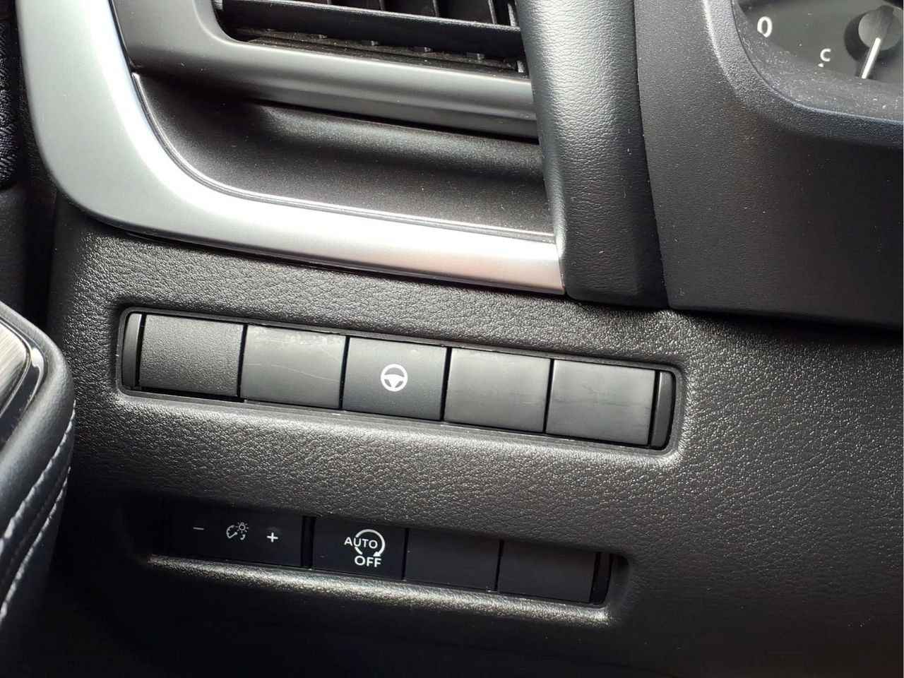 Used 2023 Nissan Rogue SV AWD/4WD image 24