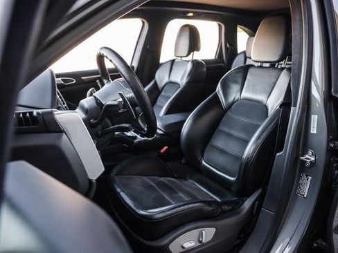 Used 2014 Porsche Cayenne GTS image 4