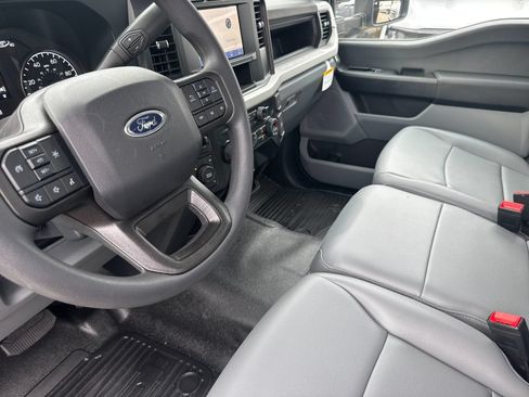 Used 2024 Ford F550 4x4 Regular Cab Super Duty image 9