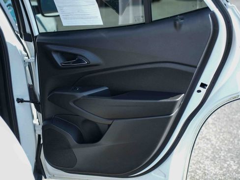 Used 2024 Chevrolet Trax ACTIV FWD image 18