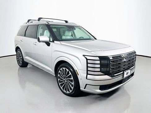 New 2026 Hyundai Palisade Calligraphy FWD image 3