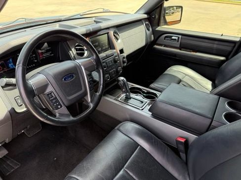 Used 2015 Ford Expedition Platinum RWD image 13