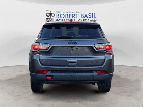 Used 2022 Jeep Compass Trailhawk image 4