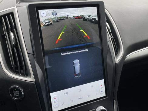 Used 2022 Ford Edge SEL w/ Class II Trailer Tow Package image 32