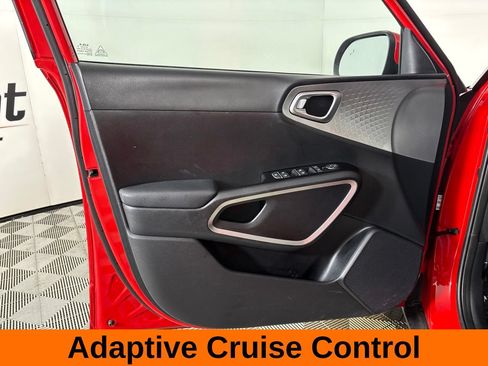 Used 2025 Kia Soul LX w/ LX Technology Package FWD image 10
