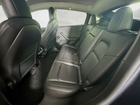 Used 2022 Tesla Model Y Performance image 27